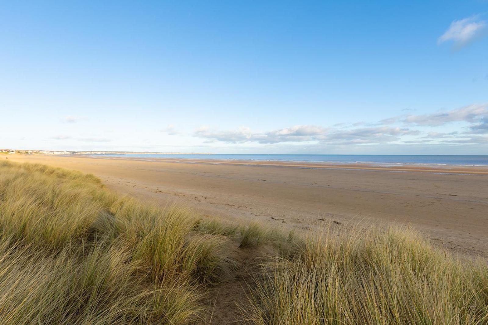 Bessingby Beachfront Apartment - Ground Floor Apartment With Sea Views, Next To The Beach, Bridlington, North Yorkshire מראה חיצוני תמונה